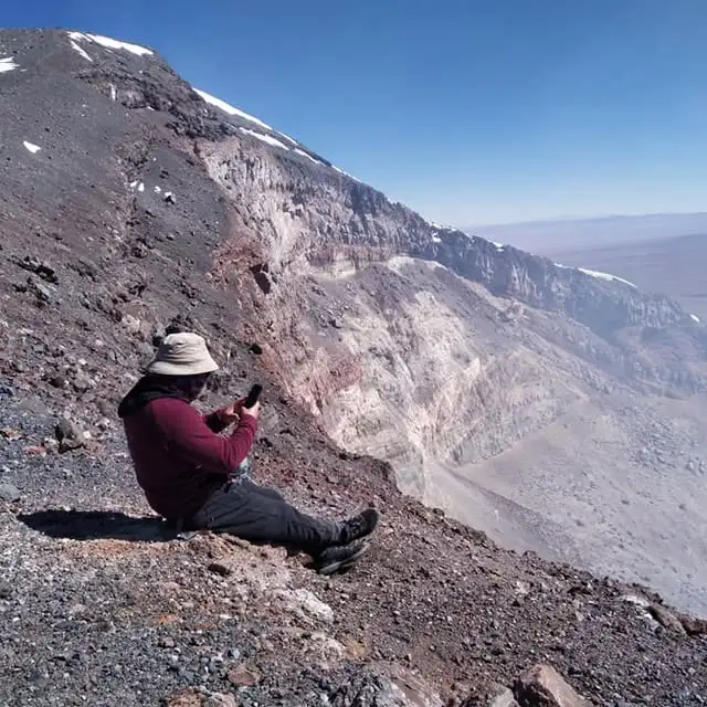 Ascenso al Cerro Tronador: El Gigante de los Glaciares