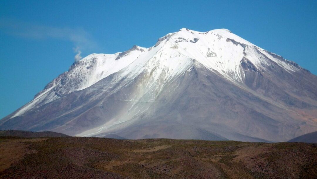 Volcán Ollagüe desde Bolivia