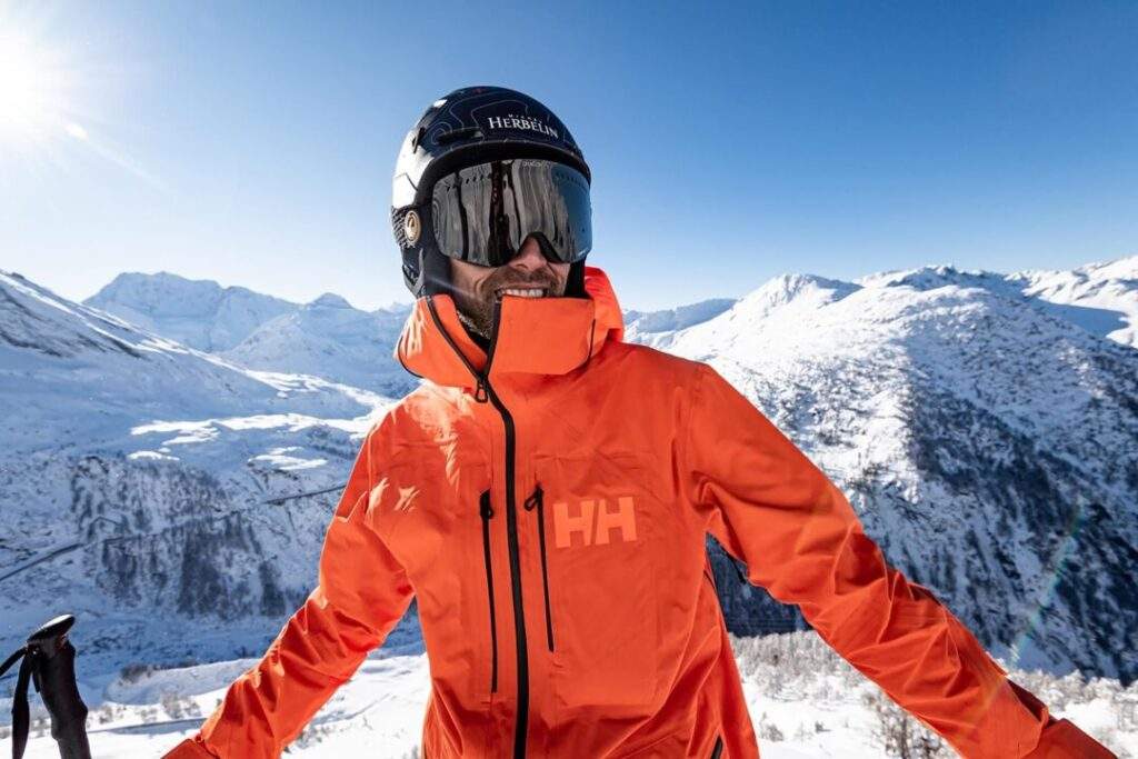 Imagen destacada para: Las 17 Mejores Marcas de Ropa de Esquí [Guía Definitiva]